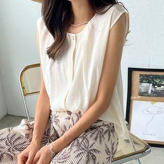 Sleeveless Button-up Pleated Blouse