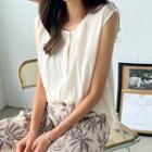 Sleeveless Button-up Pleated Blouse