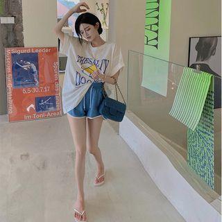 Oversized Printed T-shirt / High-waist Cotton Shorts