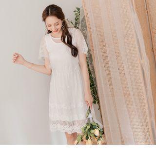 Set: Short Sleeve Lace Dress + Scoop Neck Plain Tank Dress