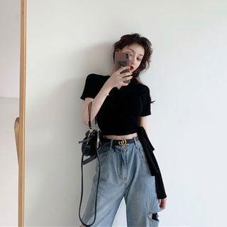Short-sleeve V-neck Top / Ripped Wide Leg Jeans