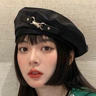 Buckled Plain Beret Hat Black - One Size