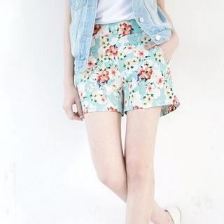 High-waist Floral Shorts