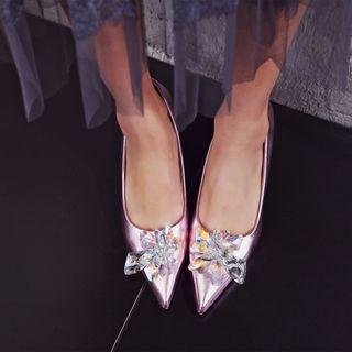 Low-heel Pointy-toe Crystal Pumps