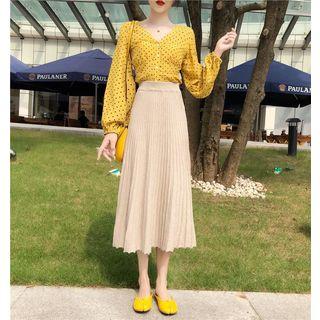 Dotted Shirt / Headscarf / Knit Pleated Midi Skirt