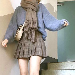 Plain Knit Top / Plaid Pleated A-line Skirt