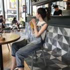 Plain T-shirt / Cropped Jumper Jeans / Set