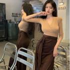 Long-sleeve V-neck T-shirt / Maxi Pencil Skirt