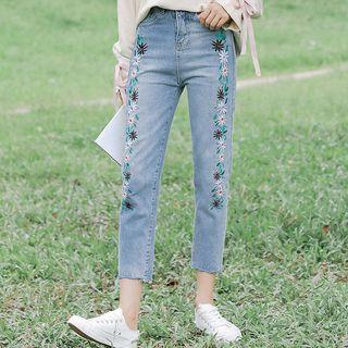 Flower Embroidered Cropped Straight Cut Jeans