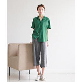 Short-sleeve V-neck Shirt