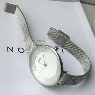 Retro Bracelet Watch A74 - Women - Silver - One Size