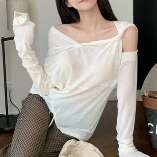 Long-sleeve Cut-out T-shirt / Check Straight-leg Pants