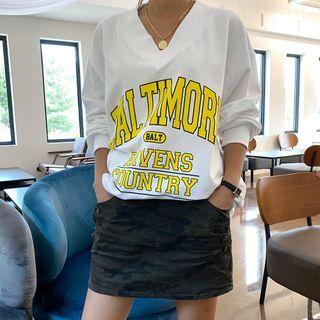 V-neck Letter-printed Boxy Sweatshirt