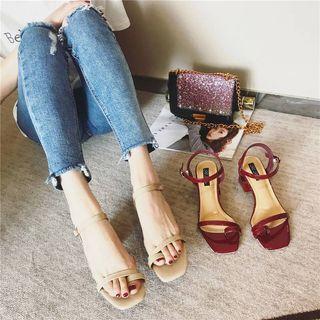 Block Heel Loop-toe Sandals