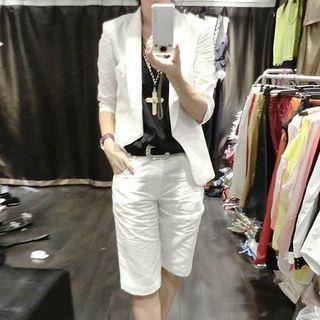 Set: Pocketed Single-button Blazer + Plain Shorts