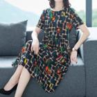 Patterned Short-sleeve Midi Shift Dress
