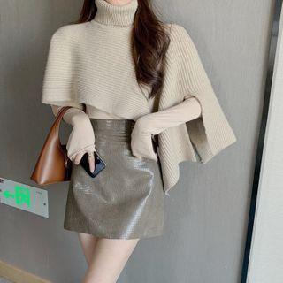 Long-sleeve T-shirt / Turtleneck Knit Cape / Snake Print Mini Pencil Skirt