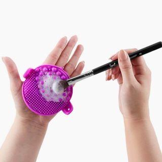 Practk - Palmat Brush Cleaning Tool