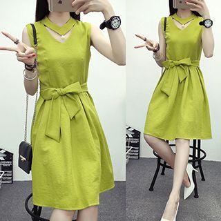 Sleeveless V-neck Bow Waist Dress