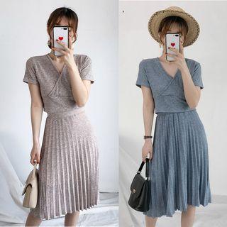 Short Sleeve V-neck Knit Top + Skirt