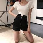 Short-sleeve T-shirt / Wide-leg Shorts