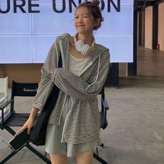 Plain Tank Top / Shorts / Striped Hooded Zip Jacket
