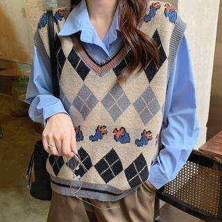 V-neck Argyle Sweater Vest Almond Gray - One Size