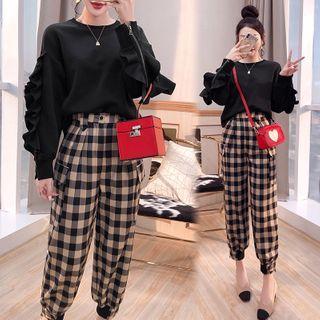 Set: Ruffled Sweatshirt + Plaid Jogger Pants