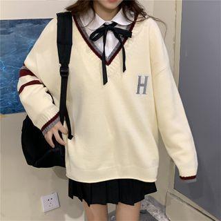 V-neck Lettering Sweater / Plain Shirt
