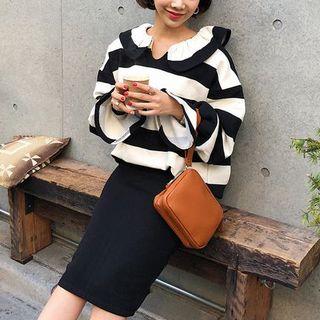 Striped Pullover / Plain Midi Skirt