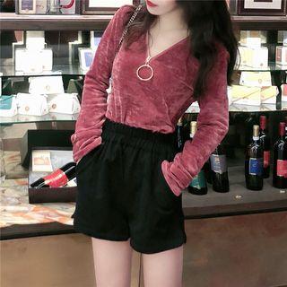 Velvet Long-sleeve T-shirt / Woolen Shorts