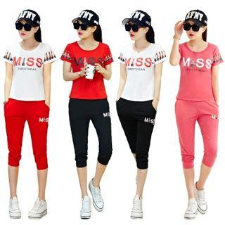Set: Print Short-sleeve T-shirt + Capri Pants