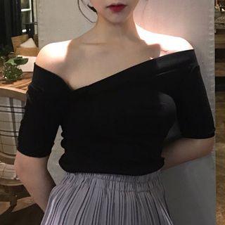 Asymmetric Off-shoulder Elbow-sleeve T-shirt