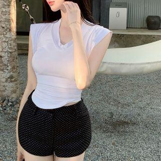 Sleeveless V-neck Top / High Waist Shorts