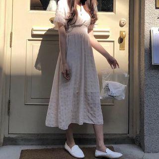 V-neck Shot-sleeve Midi A-line Dress