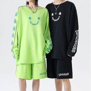 Set: Smiley Face Print Sweatshirt + Shorts