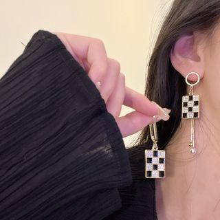 Checker Glaze Asymmetrical Alloy Dangle Earring 1 Pair - Black & Gold - One Size