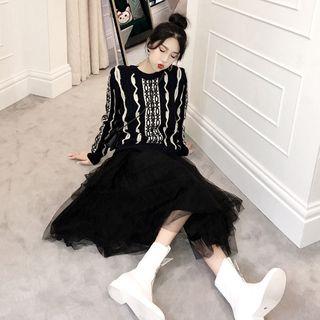 Printed Knit Sweater / Mesh A-line Skirt