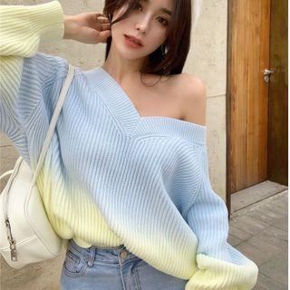 Gradient V-neck Loose-fit Sweater