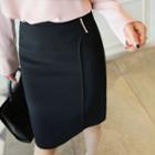 Metal-trim Slit-hem Pencil Skirt
