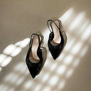 Pointy-toe Cutout-detail Flats