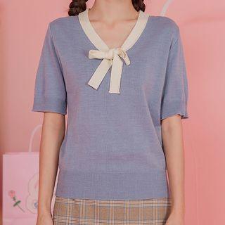 Contrast-trim Tie-neck Knit Top