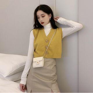 Long-sleeve Turtle-neck T-shirt / Button Vest