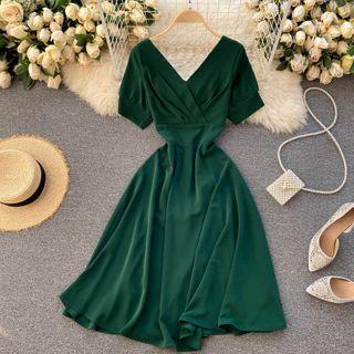 Short-sleeve V-neck Plain Midi A-line Dress