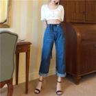 Elbow-sleeve Cropped Top / Straight-cut Jeans