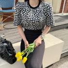 Elbow-sleeve Daisy-jacquard T-shirt