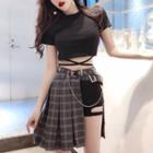 Plain Cropped T-shirt / Hot Pants / Plaid Mini A-line Skirt / Belt