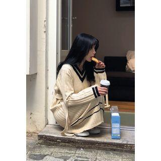 V-neck Contrast-trim Long Knit Dress