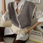 Sleeveless Double-button Checked Cardigan