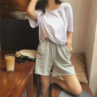 Side-slit Short-sleeve T-shirt / Drawstring Shorts